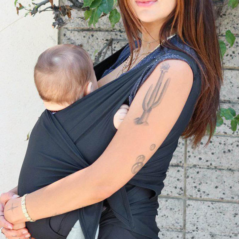 Mother Soothing T-Shirt Vest Holding Baby Clothes
